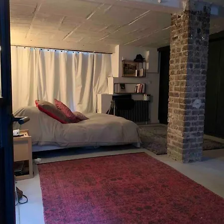 Holiday home Charmante Maison 2 Terrasses A 5 Mins Du Metro *